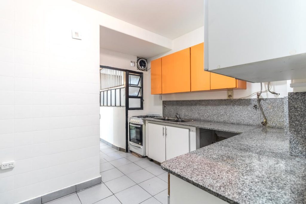 DEPARTAMENTO: SUPER AMPLIO, LUMINOSO Y COMODO