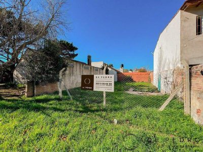 Lote de 183m2 en barrio Los Pinares