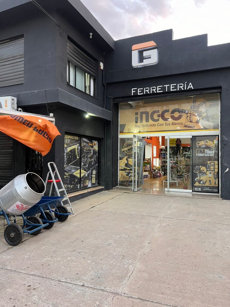 Vendo fondo de comercio de ferreteria