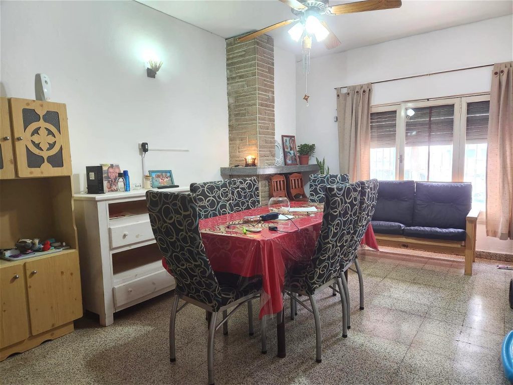 VENTA CASA EN CIPOLLETTI ESMERALDA 913