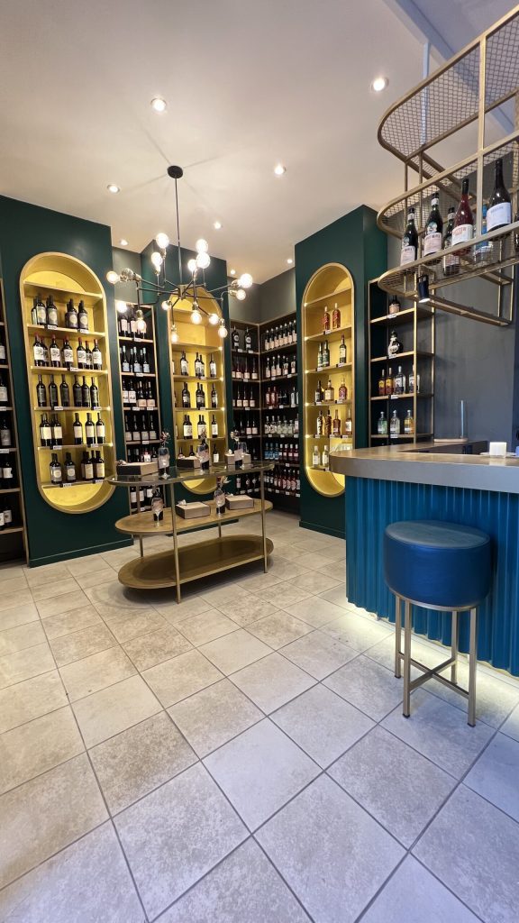 Vendo vinoteca y bar