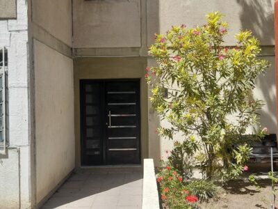 VENDO Dpto. 2 dormitorios B° 252 viv. sobre Avenida