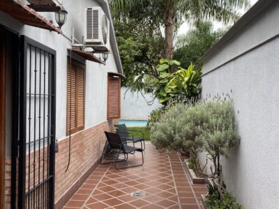 Dueño vende hermosa casa en yerba buena (zona country del golf)