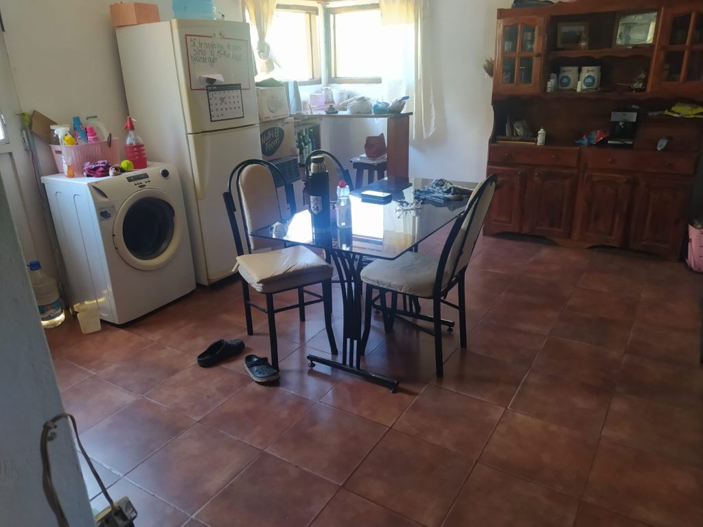Vendo casa (con cesión de derechos posesorios)