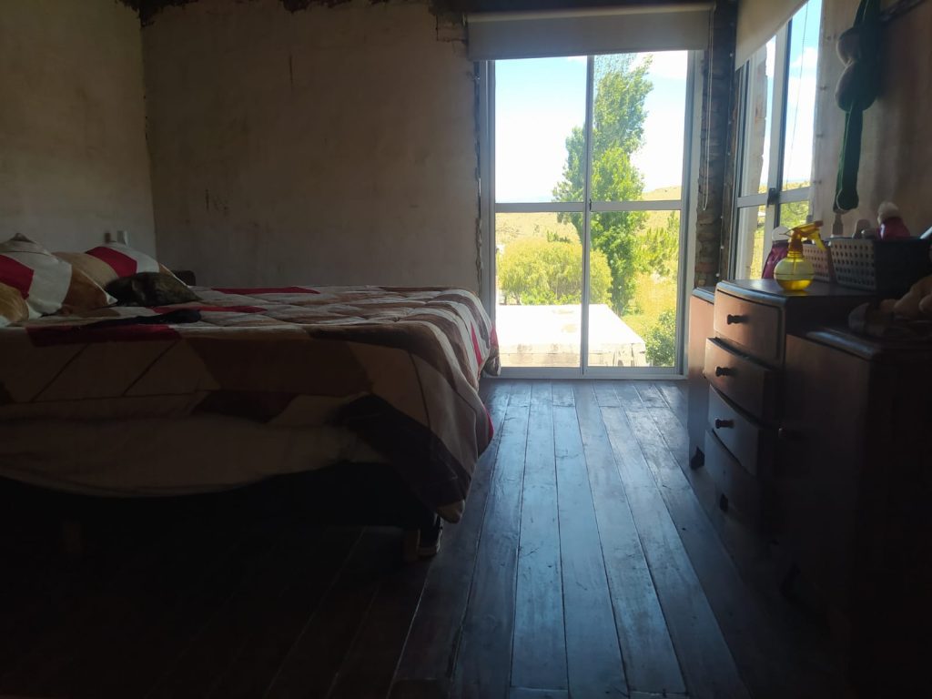 Vendo casa (con cesión de derechos posesorios)