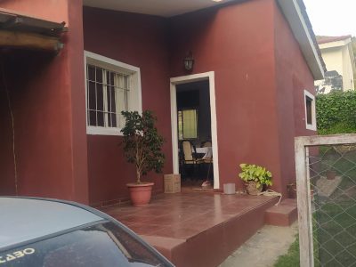 Vendo casa (con cesión de derechos posesorios)