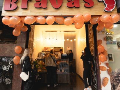 Panaderia y cafeteria de especialidad al paso