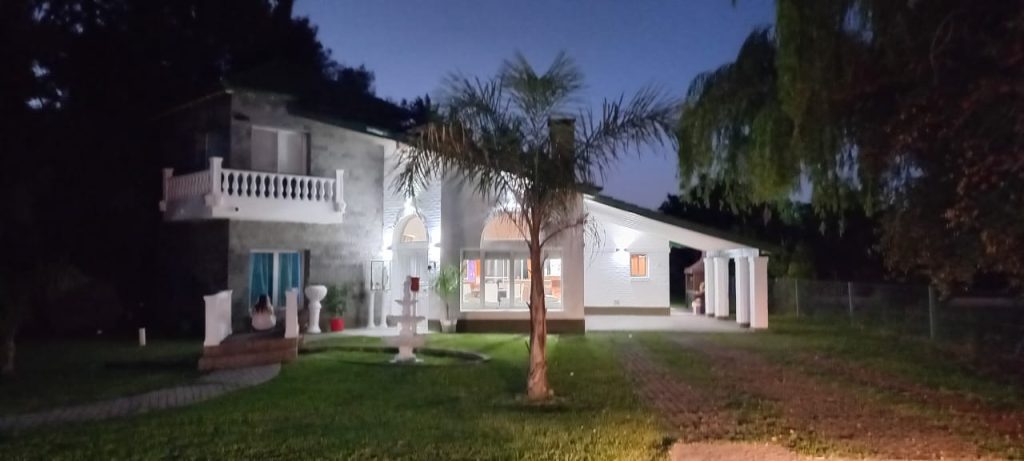 Dueño Vende . Importante casa en Country Boca Raton Pilar BsAs