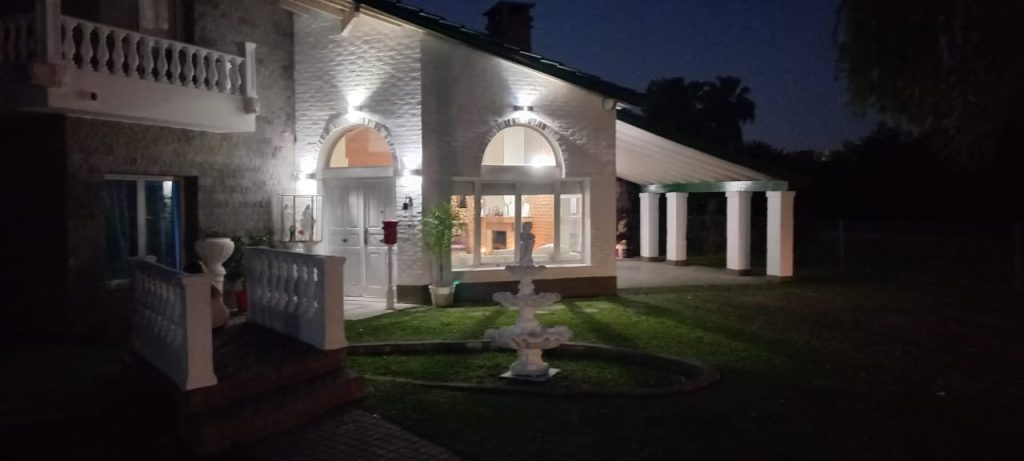 Dueño Vende . Importante casa en Country Boca Raton Pilar BsAs