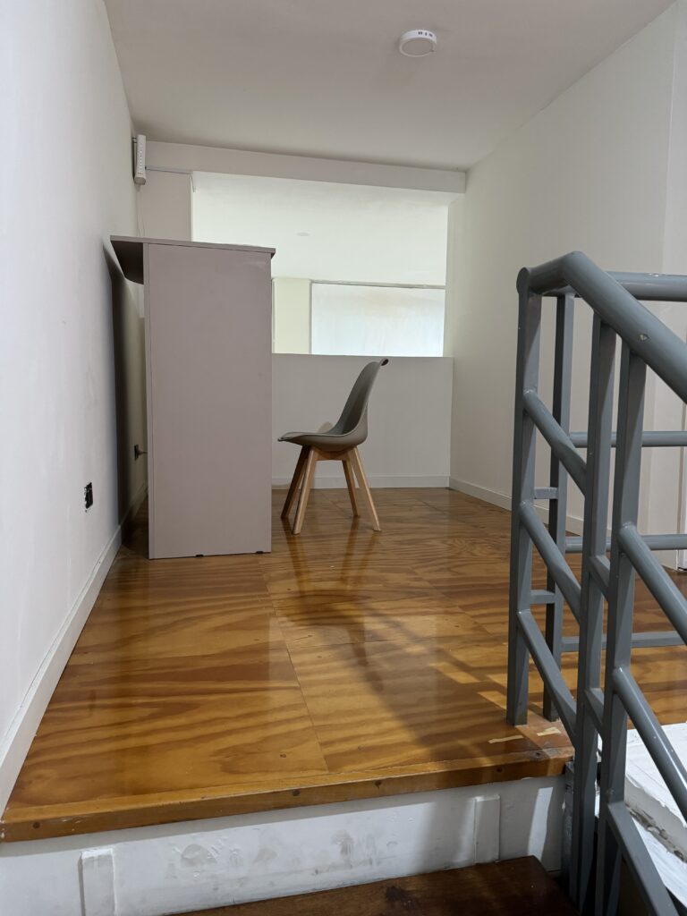 Salón de belleza, uñas, pestañas, masajes y otros servicios con Cafetería