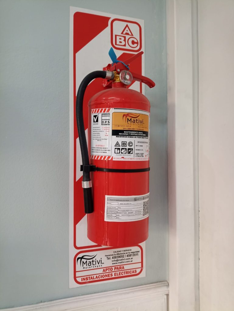 VENTA FONDO DE COMERCIO (ALMACEN) TOTALMENTE NUEVO (NEGOCIABLE)