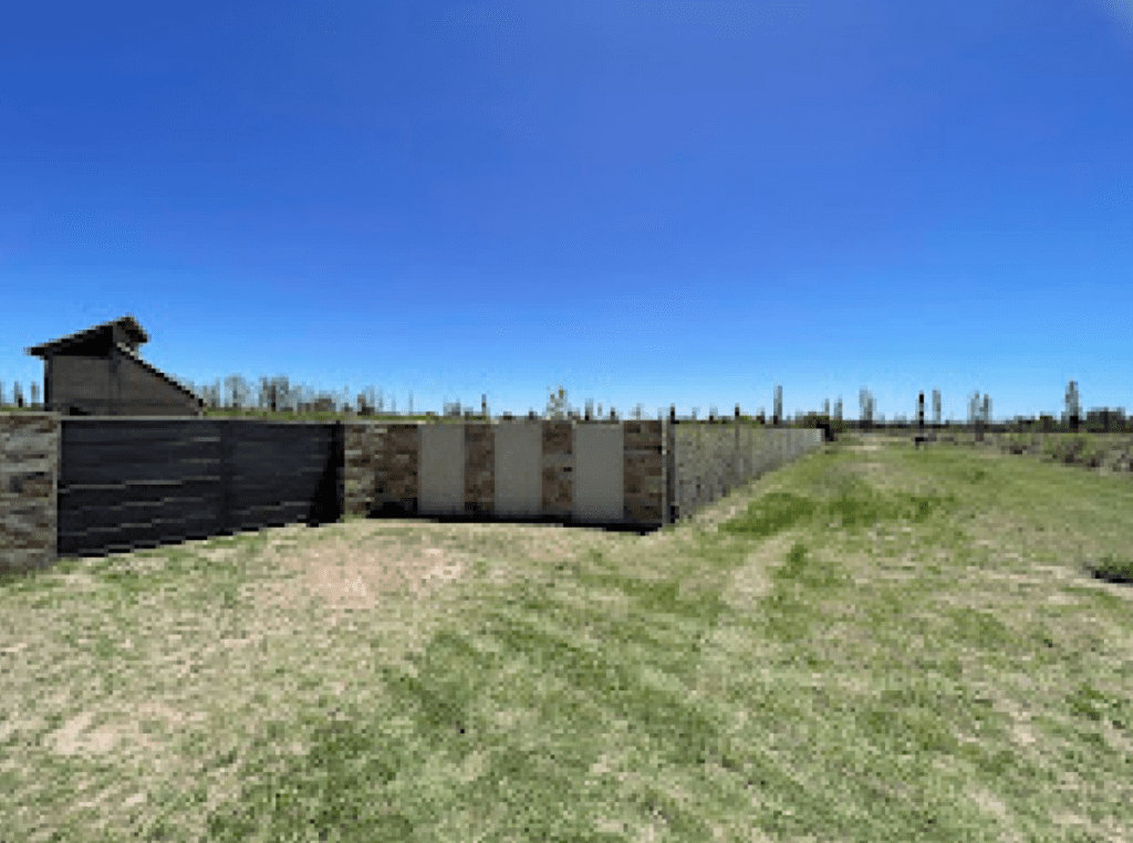 Vendo o permuto casa a terminar en lote de 2500 m2 mas materiales