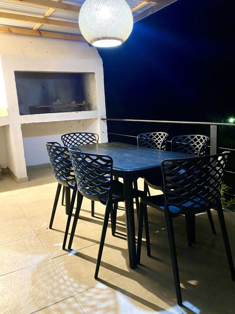 Dueño vende Complejo de 2 Cabañas en Embalse de Calamuchita