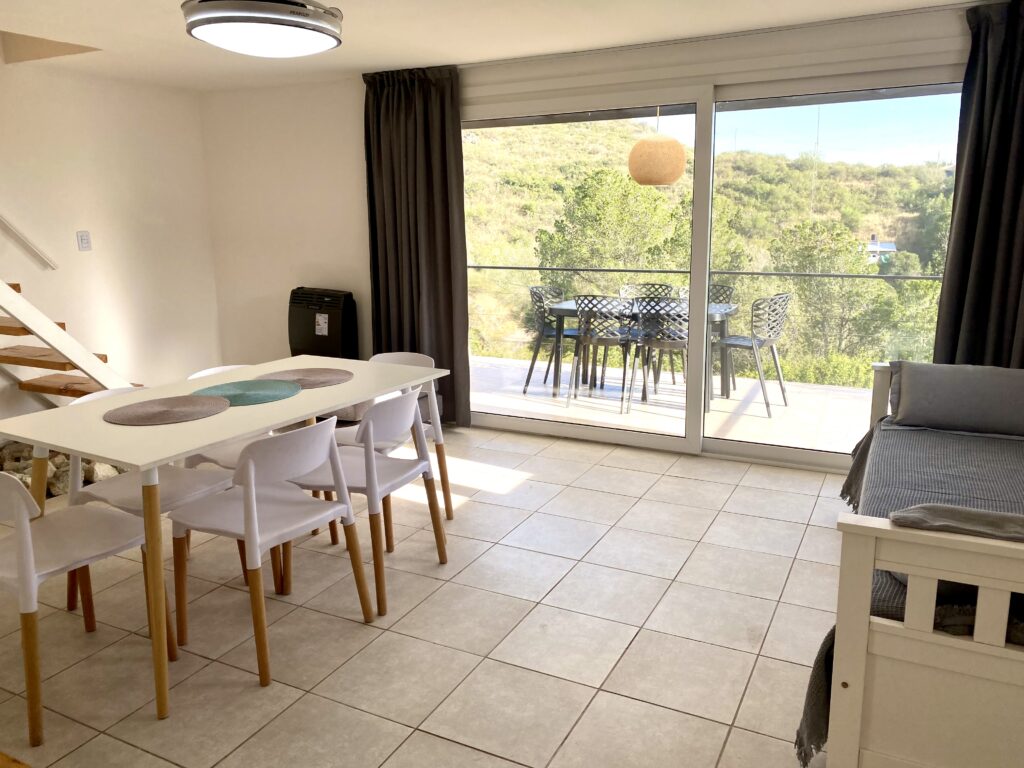 Dueño vende Complejo de 2 Cabañas en Embalse de Calamuchita