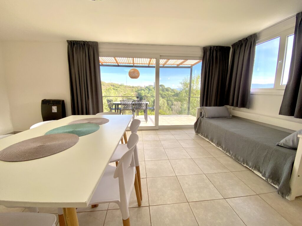 Dueño vende Complejo de 2 Cabañas en Embalse de Calamuchita