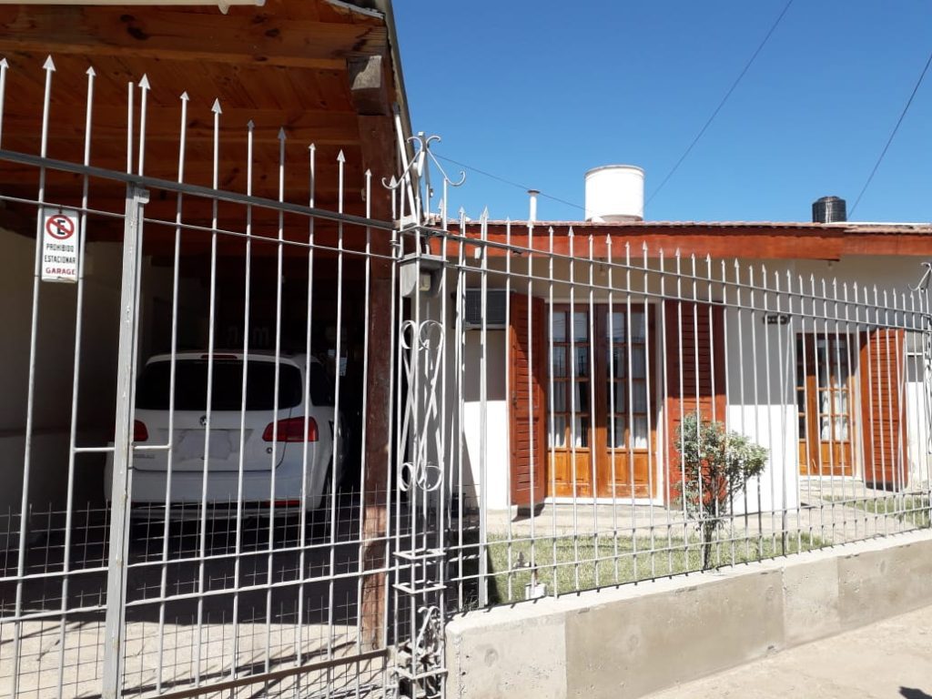 DUEÑO VENDE CASA