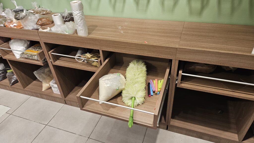 ¡Se liquida todo el mobiliario! excelente para tu negocio/hogar/espacio de trabajo