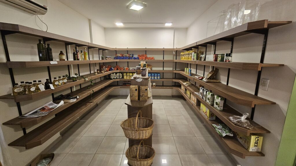 ¡Se liquida todo el mobiliario! excelente para tu negocio/hogar/espacio de trabajo