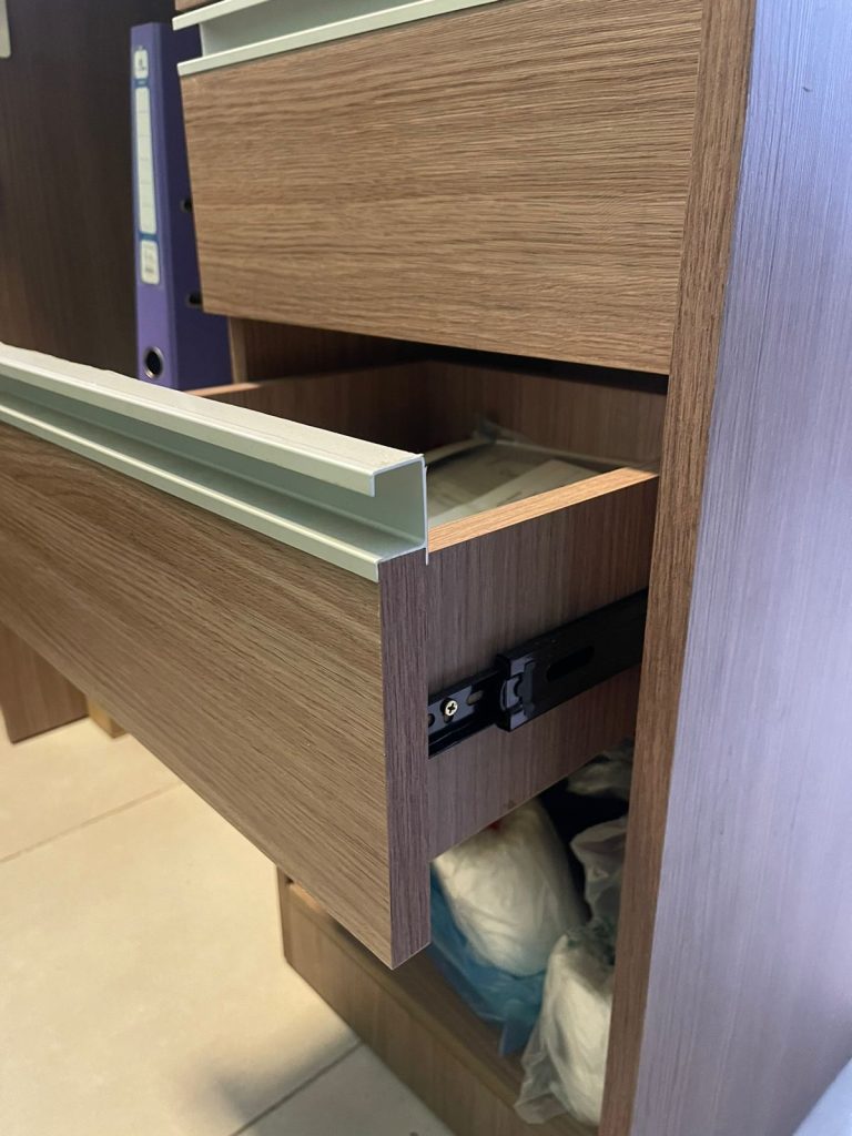 ¡Se liquida todo el mobiliario! excelente para tu negocio/hogar/espacio de trabajo