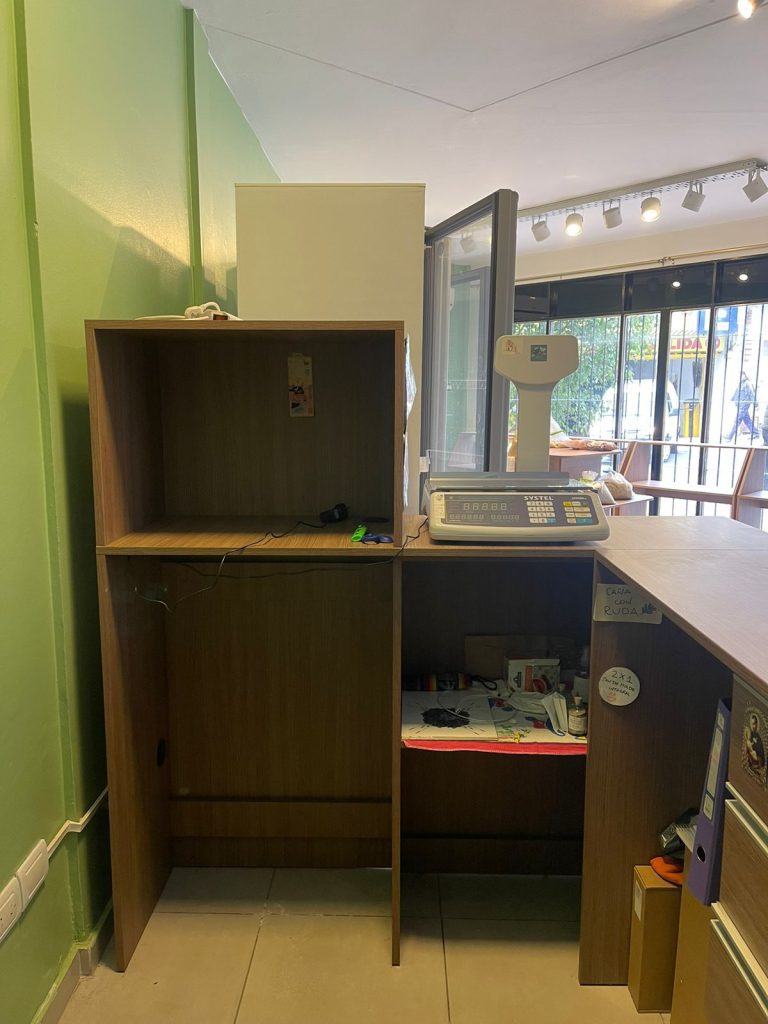 ¡Se liquida todo el mobiliario! excelente para tu negocio/hogar/espacio de trabajo