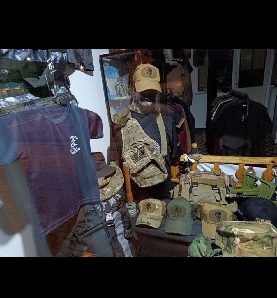 Vendo fondo de comercio, equipo táctico