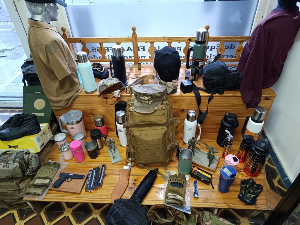 Vendo fondo de comercio, equipo táctico