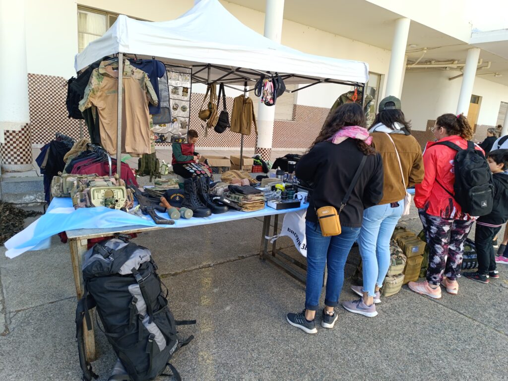 Vendo fondo de comercio, equipo táctico