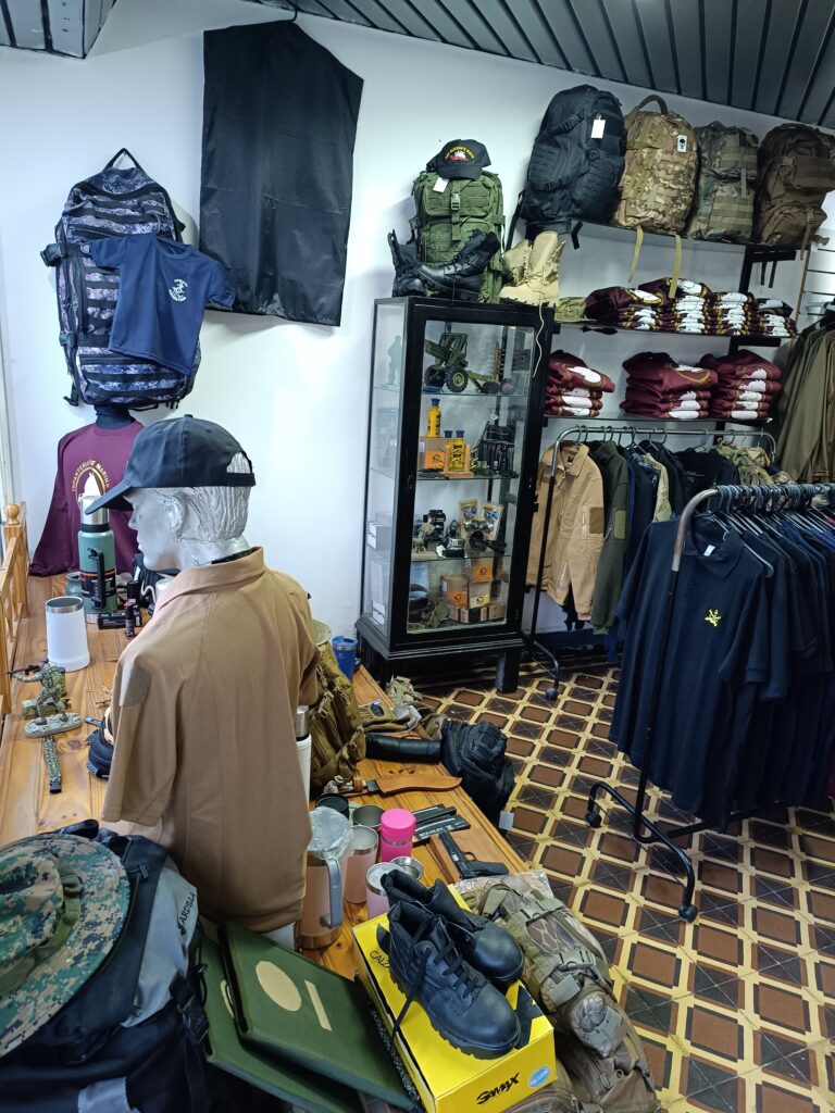 Vendo fondo de comercio, equipo táctico