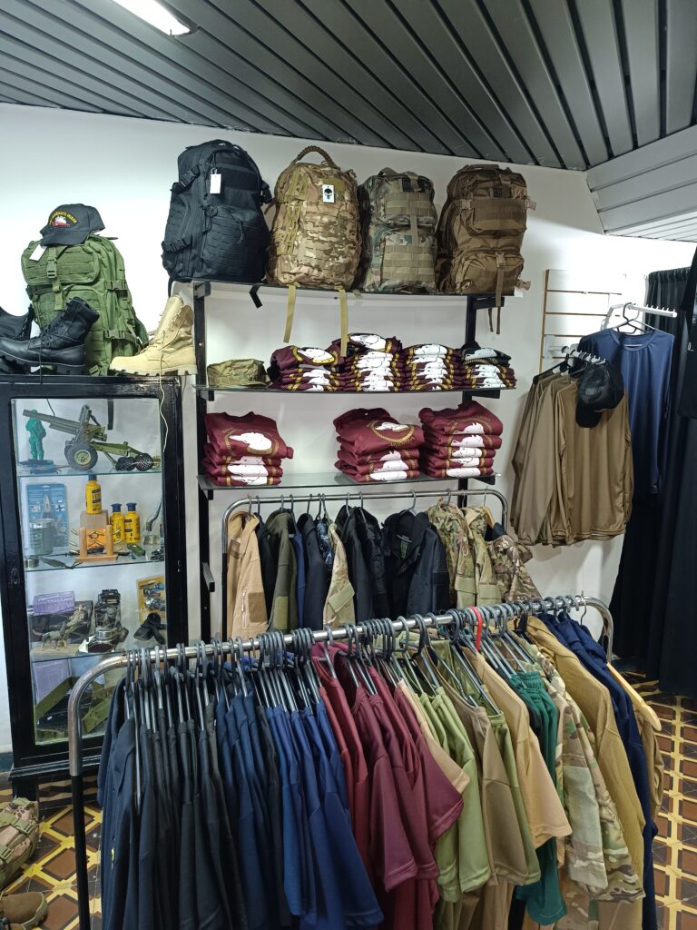 Vendo fondo de comercio, equipo táctico