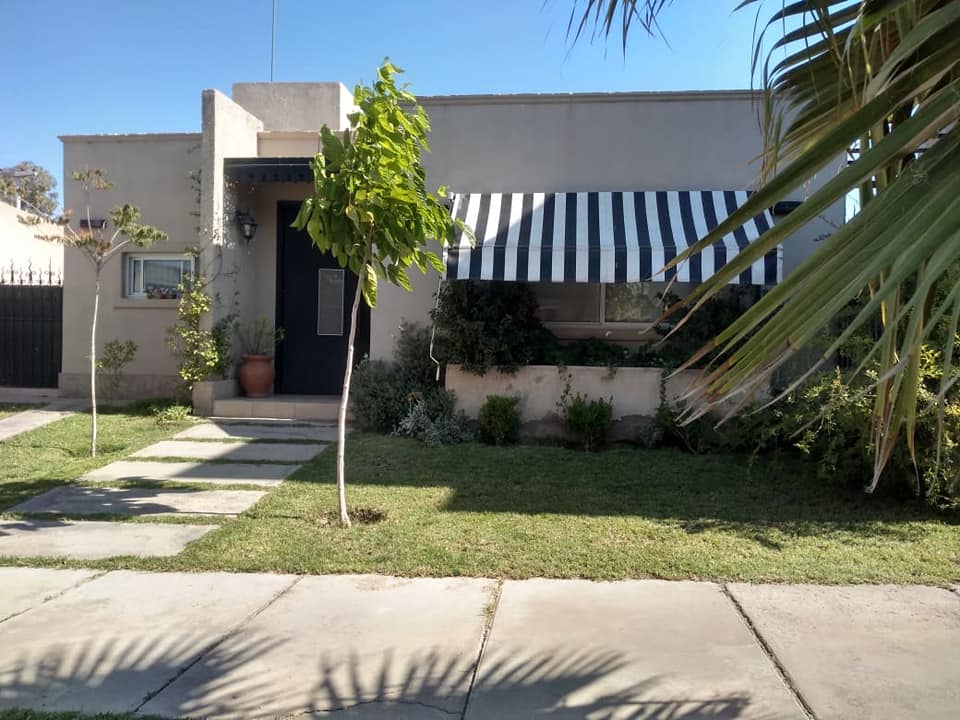 DUEÑO VENDE CASA BARRIO PRIVADO