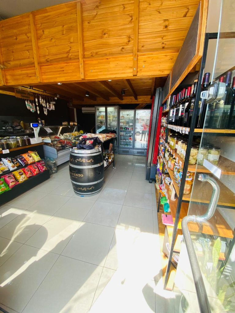 Venta Fondo de Comercio (Tienda Serrana) Fiambreria/market