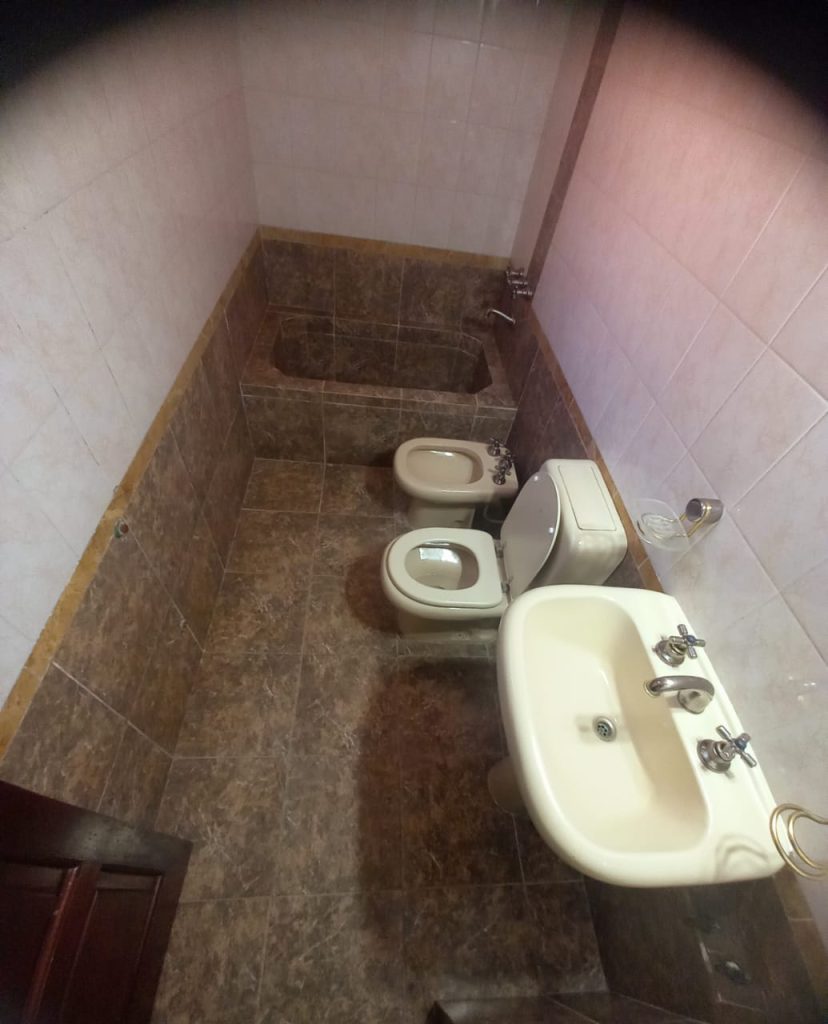 Casa de lujo, con diseño madera interna