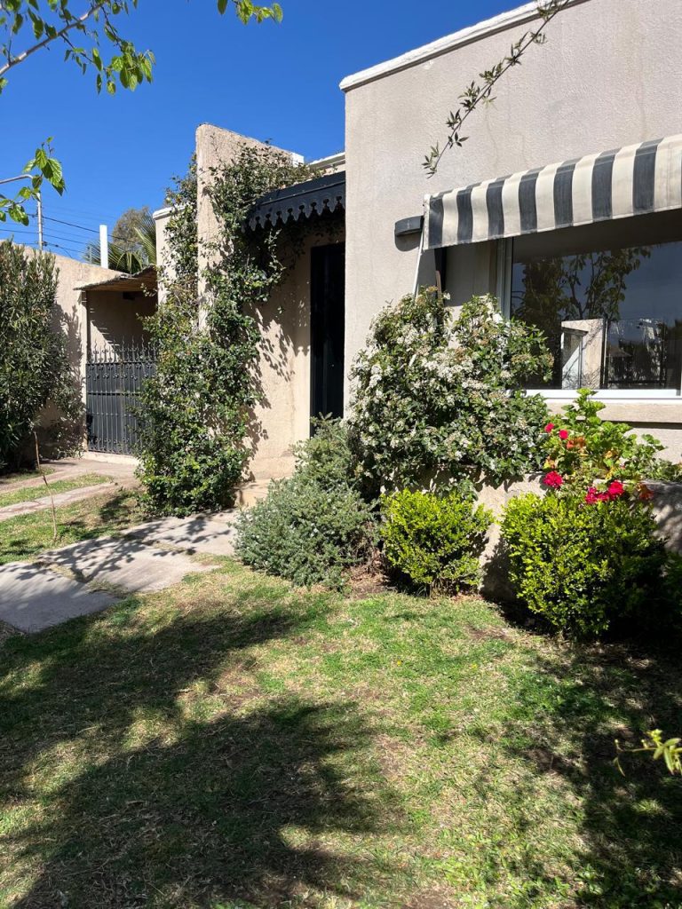 DUEÑO VENDE CASA BARRIO PRIVADO