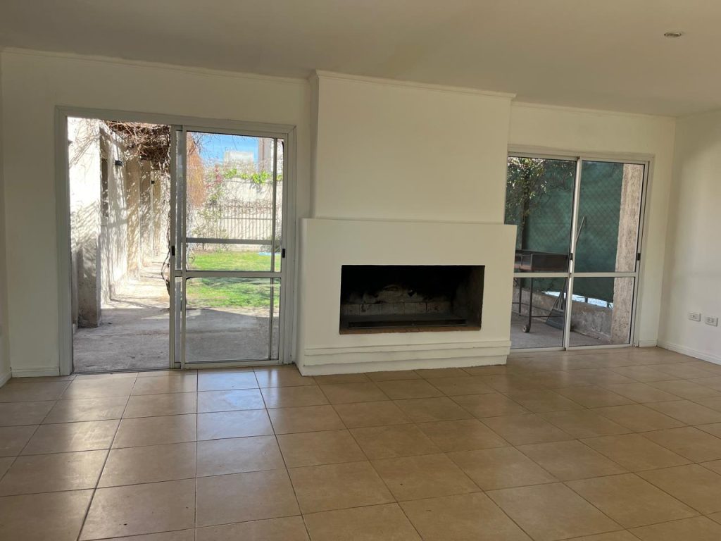 DUEÑO VENDE CASA BARRIO PRIVADO