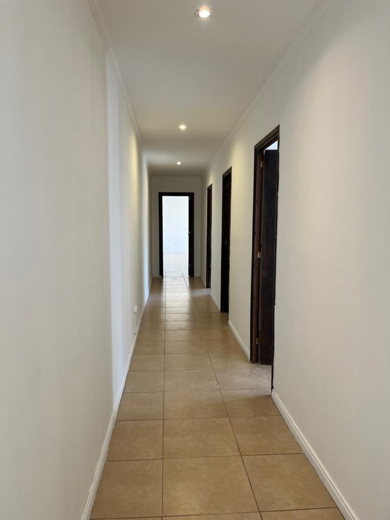 DUEÑO VENDE CASA BARRIO PRIVADO