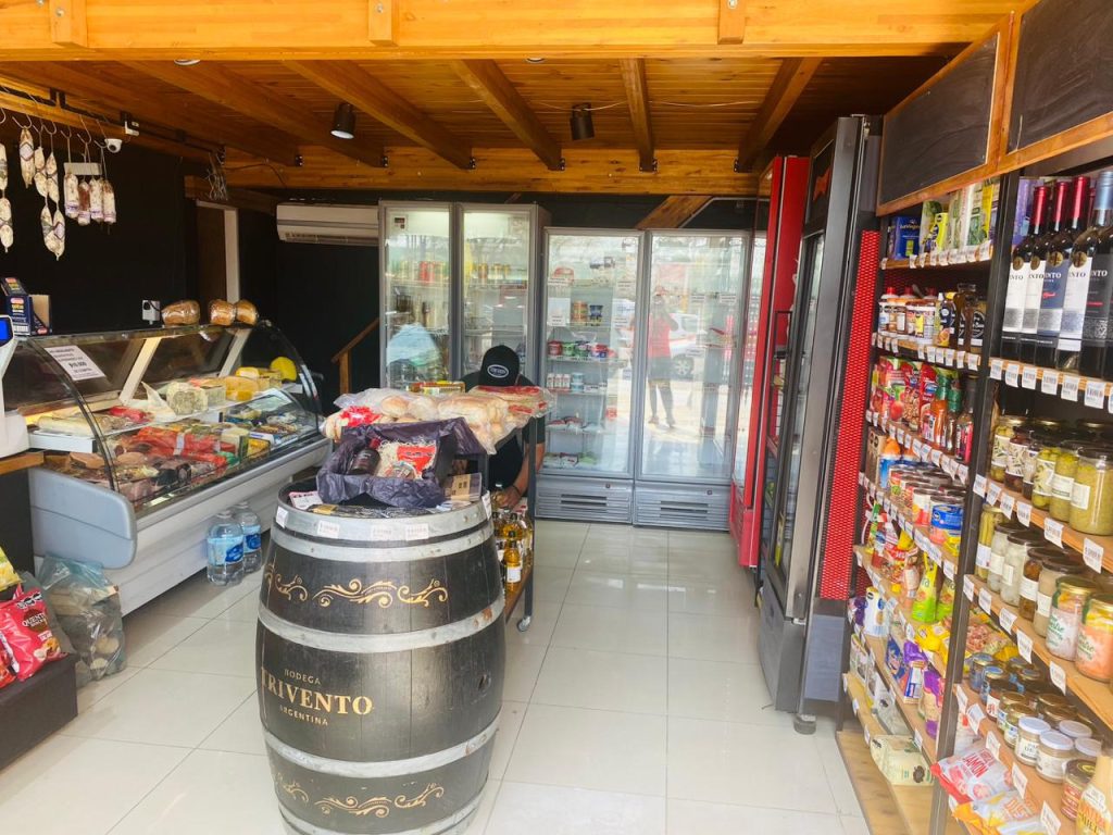 Venta Fondo de Comercio (Tienda Serrana) Fiambreria/market