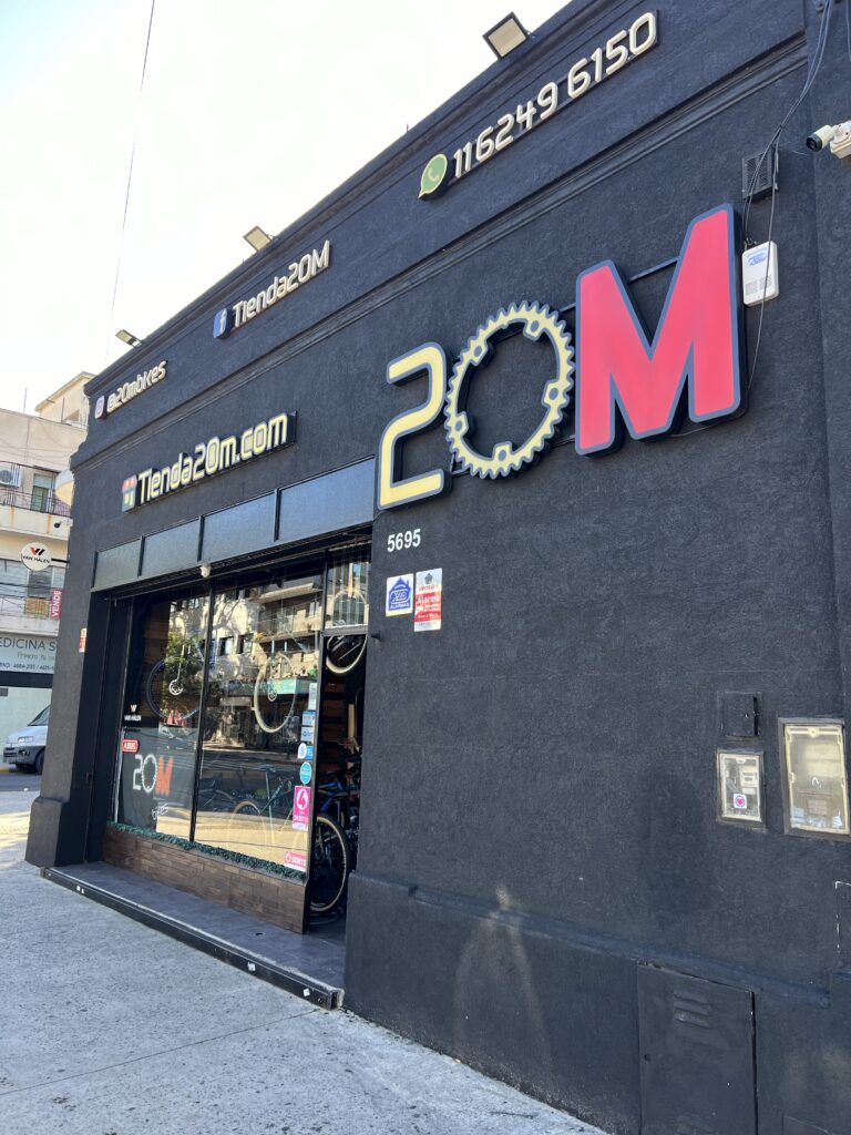 HERMOSA BICICLETERIA EN MATADEROS CON FULL STOCK LISTA PARA TRABAJAR