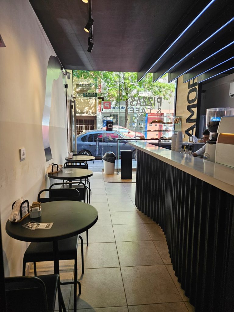 URGENTE VENDO POR VIAJE Fondo de comercio Cafetería Nueva Córdoba