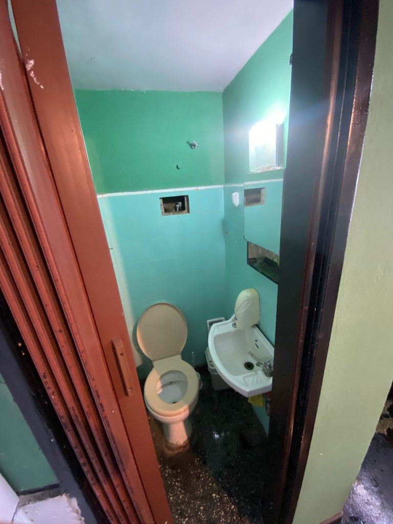 VENDO FONDO DE COMERCIO BARBERIA