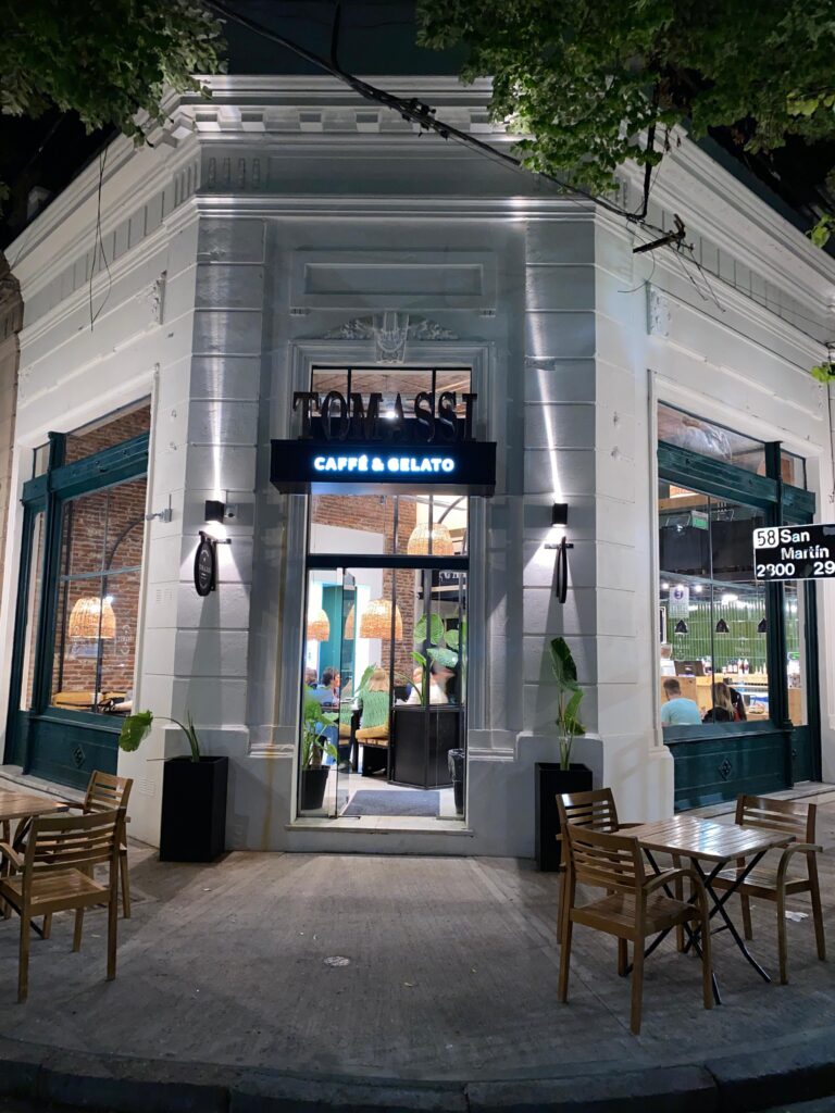 Tomassi gelateria y caffeteria
