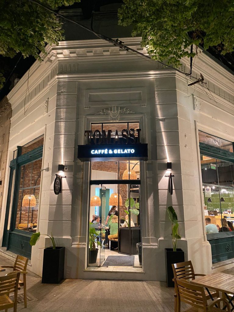 Tomassi gelateria y caffeteria