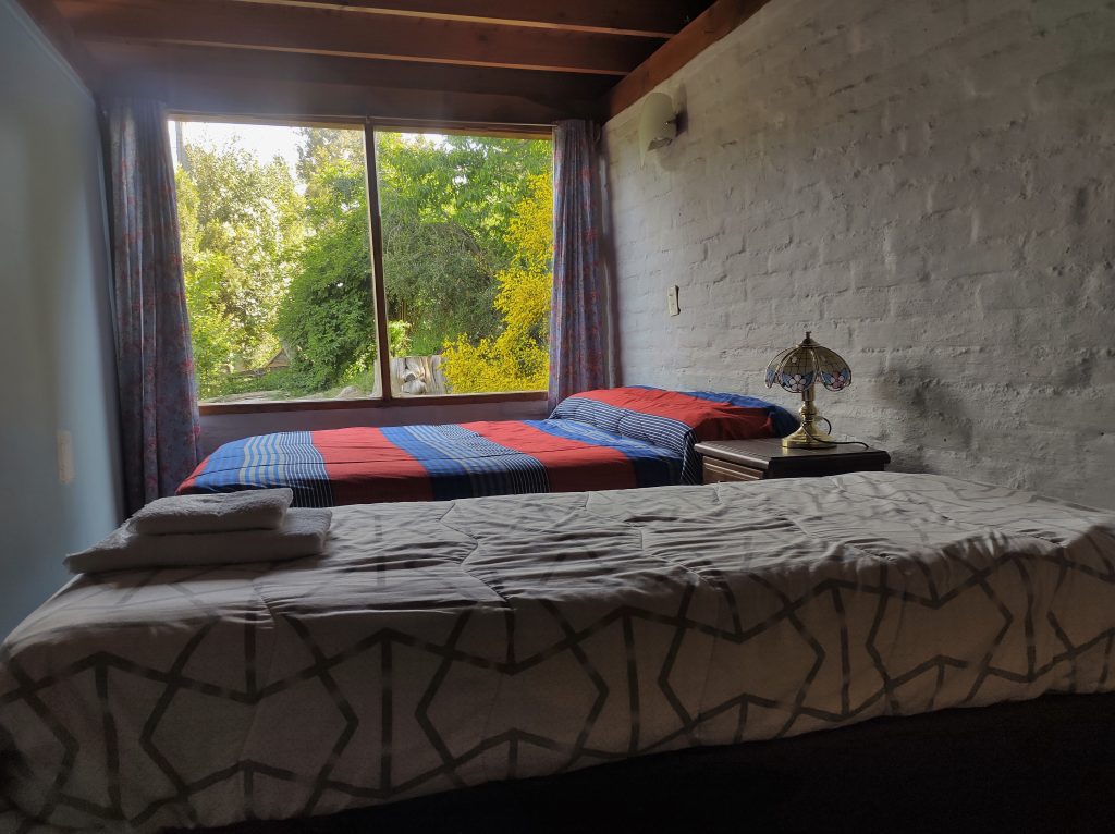 BARILOCHE-DUEÑO VENDE LOTE CON 3 CASAS