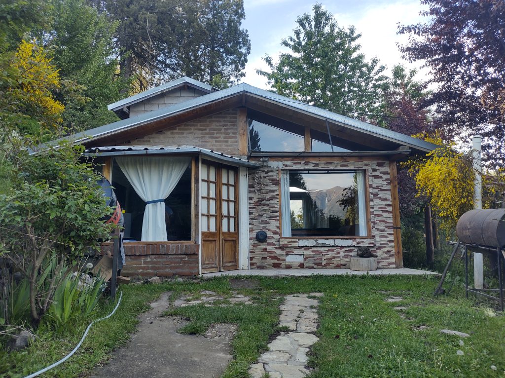 BARILOCHE-DUEÑO VENDE LOTE CON 3 CASAS