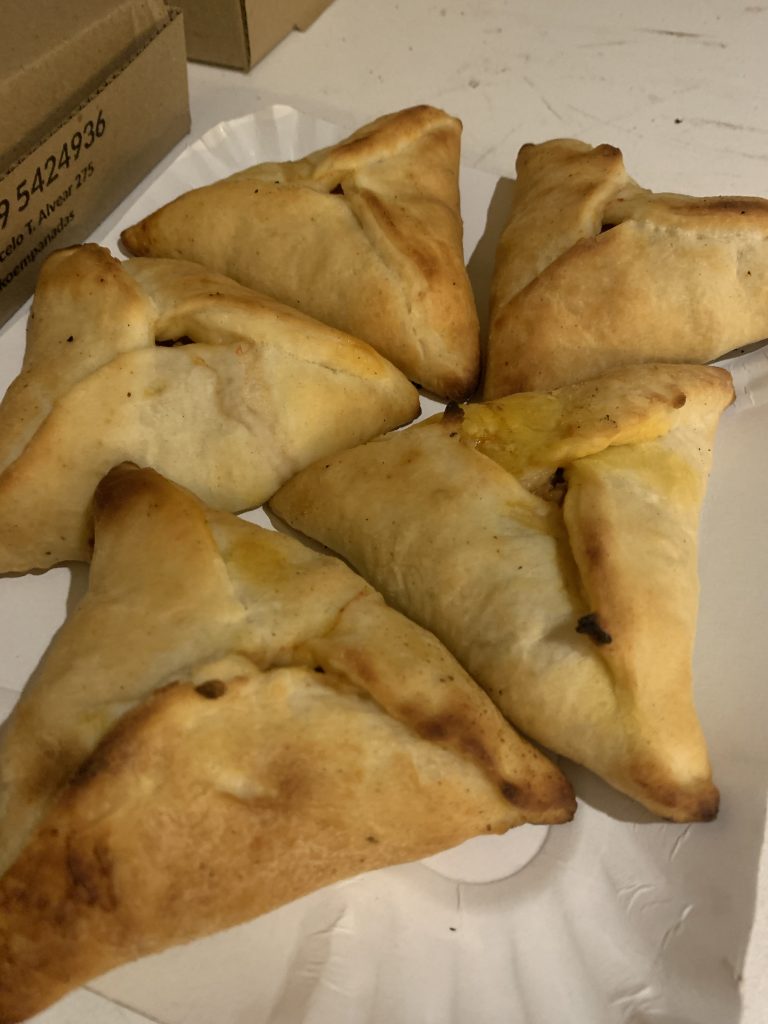 SE VENDE FONDO DE COMERCIO CASA DE EMPANADAS ARTESANALES Y PIZZAS A LA PIEDRA