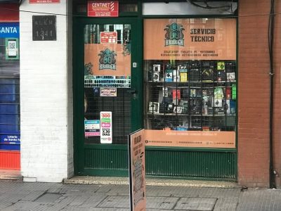 LOCAL DE REPARACIÓN DE CELULARES Y PC