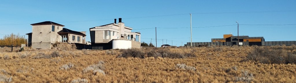 DUEÑO VENDE TERRENO FRENTE AL LAGO B° RESIDENCIAL - EL CALAFATE
