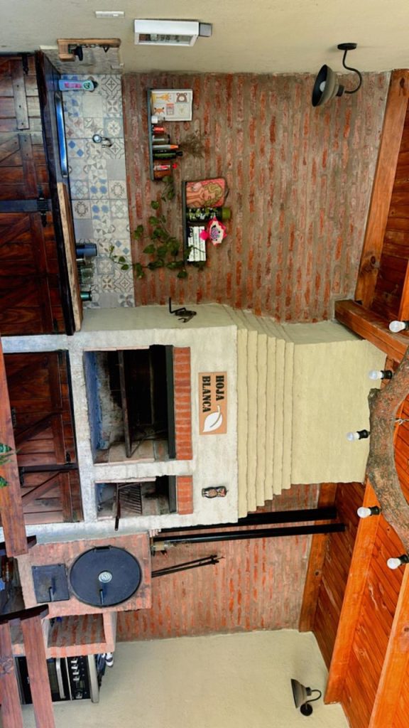 Quincho con 2 dormis,piscina,parrilla horno a leña. Exelente estado!