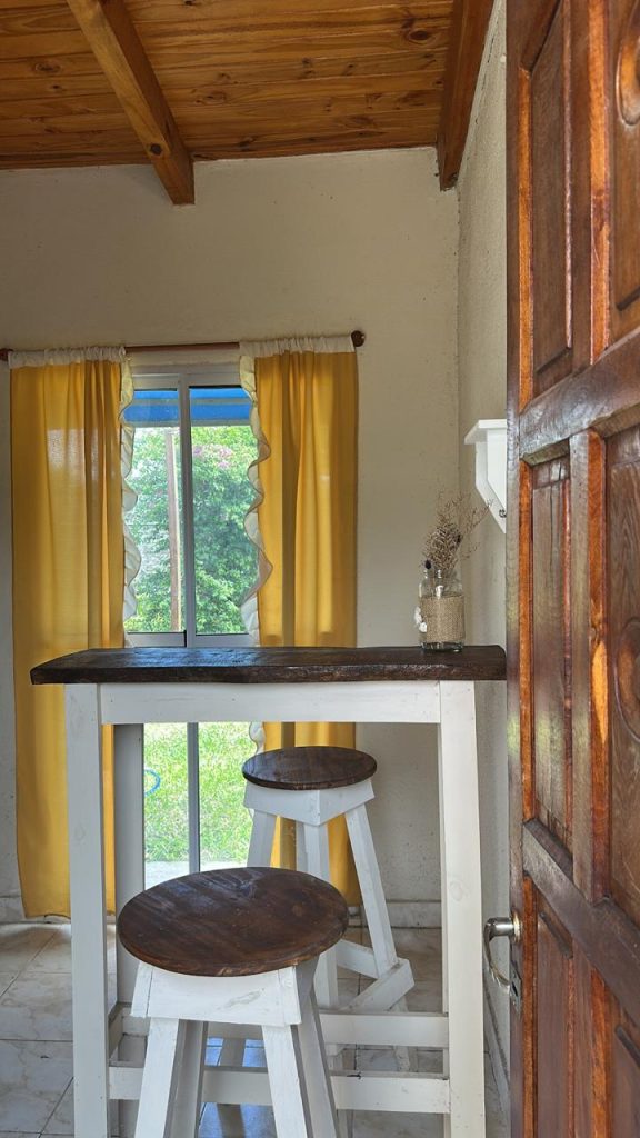 Quincho con 2 dormis,piscina,parrilla horno a leña. Exelente estado!