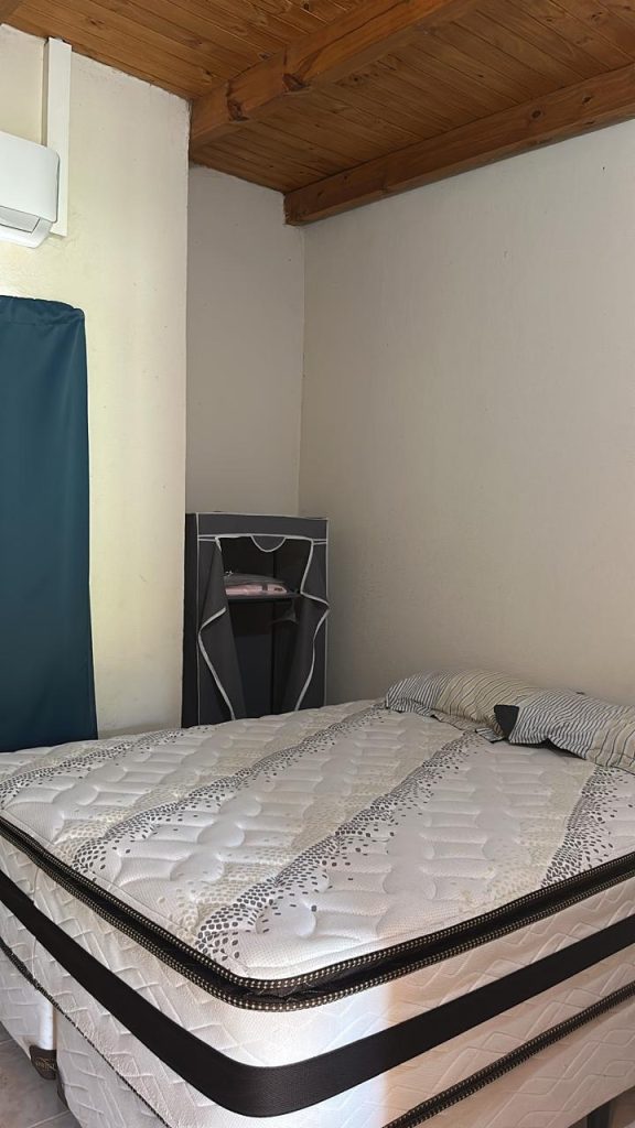 Quincho con 2 dormis,piscina,parrilla horno a leña. Exelente estado!