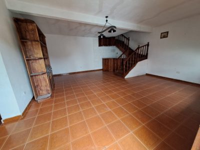 Venta de casa en jose c paz. Céntrico/ precio charlable